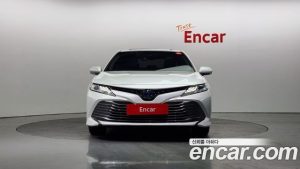 Toyota Camry 2.5 XLE HYBRID 2021 года из Южной Кореи