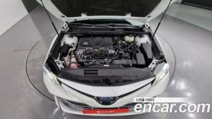 Toyota Camry 2.5 XLE HYBRID 2021 года из Южной Кореи