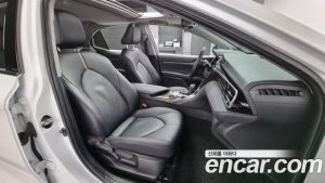 Toyota Camry 2.5 XLE HYBRID 2021 года из Южной Кореи