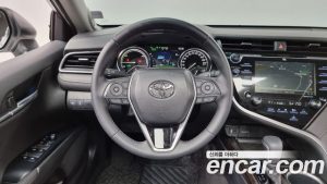 Toyota Camry 2.5 XLE HYBRID 2021 года из Южной Кореи