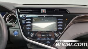 Toyota Camry 2.5 XLE HYBRID 2021 года из Южной Кореи