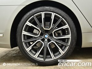 BMW 7-Series 730Ld xDrive M Sport 2020 года из Южной Кореи