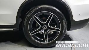 Mercedes-Benz GLC-Class GLC300 4MATIC Coupe 2020 года из Южной Кореи