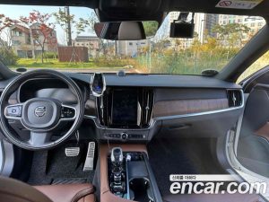 Volvo S90 B6 AWD Inscription 2021 года из Южной Кореи