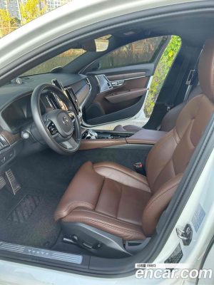 Volvo S90 B6 AWD Inscription 2021 года из Южной Кореи