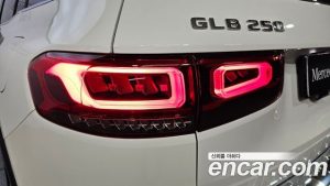Mercedes-Benz GLB-Class GLB250 4MATIC 2021 года из Южной Кореи