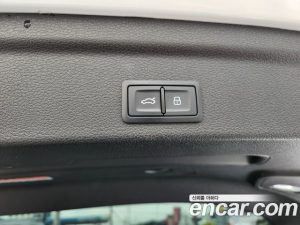 Audi Q3 35 TDI Premium Sportback 2020 года из Южной Кореи