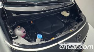 Hyundai Staria 4WD Lounge 7-Seater 2024 года из Южной Кореи