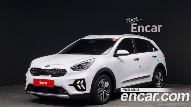 Kia Niro 1.6 HEV 2021 года из Кореи