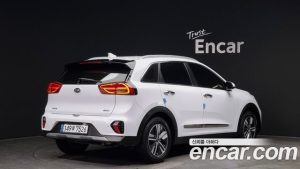 Kia Niro 1.6 HEV 2021 года из Южной Кореи