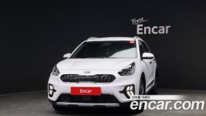 Kia Niro 1.6 HEV 2021 года из Южной Кореи