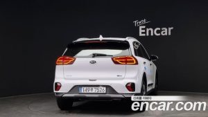 Kia Niro 1.6 HEV 2021 года из Южной Кореи