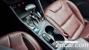 Kia Niro 1.6 HEV 2021 года из Южной Кореи