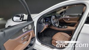 Mercedes-Benz E-Class E300 4MATIC AMG Line 2020 года из Южной Кореи