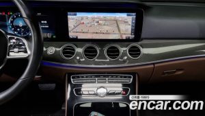 Mercedes-Benz E-Class E300 4MATIC AMG Line 2020 года из Южной Кореи