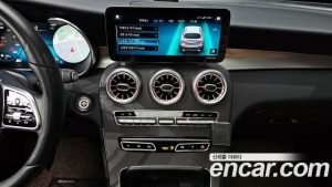 Mercedes-Benz GLC-Class GLC300 4MATIC Premium Coupe 2020 года из Южной Кореи