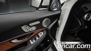 Mercedes-Benz GLC-Class GLC300 4MATIC Premium Coupe 2020 года из Южной Кореи