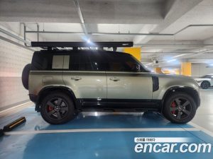 Land Rover Defender 110 P400 X 2023 года из Южной Кореи