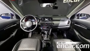 Kia Seltos Дизель 1.6 2WD 2022 года из Южной Кореи