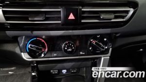 Kia Seltos Дизель 1.6 2WD 2022 года из Южной Кореи