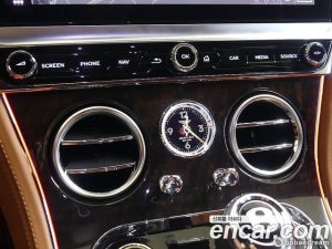 Bentley Continental 6.0 GTC 2019 года из Южной Кореи
