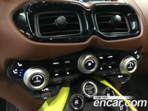 Astonmartin Vantage 4.0 V8 Coupe 2020 года из Южной Кореи