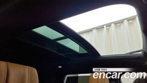 Land Rover Range Rover Velar 3.0 P400 R-Dynamic HSE 2023 года из Южной Кореи