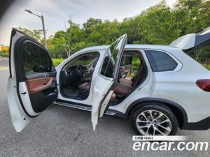 BMW X5 xDrive 30d xLine 2021 года из Южной Кореи