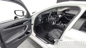 BMW 5-Series 520i Luxury 2020 года из Южной Кореи