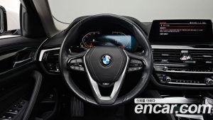 BMW 5-Series 520i Luxury 2020 года из Южной Кореи