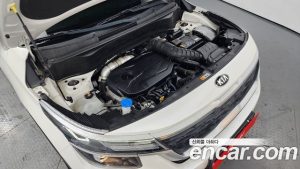 Kia Seltos Бензин 1.6 Turbo 2WD 2020 года из Южной Кореи