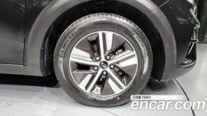 Kia Niro 1.6 HEV 2020 года из Южной Кореи