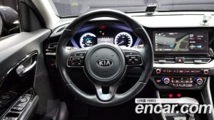 Kia Niro 1.6 HEV 2020 года из Южной Кореи