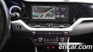 Kia Niro 1.6 HEV 2020 года из Южной Кореи