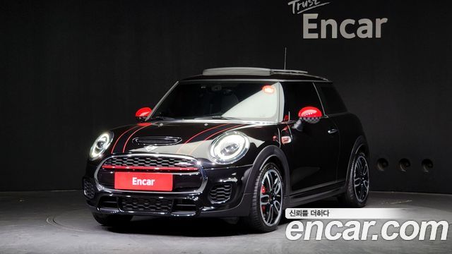 Mini Cooper JCW 2019 года из Кореи