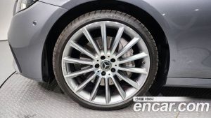 Mercedes-Benz E-Class E350 4MATIC AMG Line 2021 года из Южной Кореи