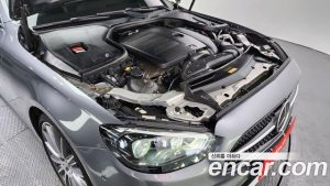 Mercedes-Benz E-Class E350 4MATIC AMG Line 2021 года из Южной Кореи