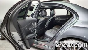 Mercedes-Benz E-Class E350 4MATIC AMG Line 2021 года из Южной Кореи