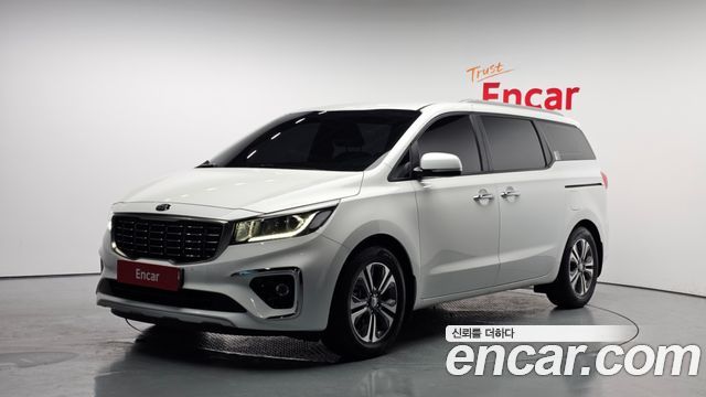 Kia Carnival 9-Seater Luxury 2019 года из Кореи