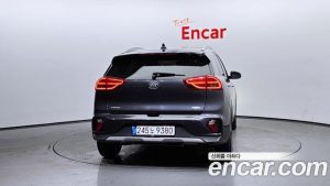 Kia Niro 1.6 HEV 2020 года из Южной Кореи
