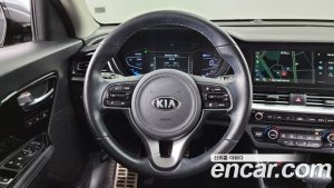 Kia Niro 1.6 HEV 2020 года из Южной Кореи