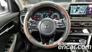 Kia Seltos Дизель 1.6 2WD 2020 года из Южной Кореи