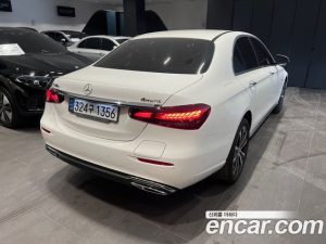 Mercedes-Benz E-Class E300e 4MATIC Exclusive 2021 года из Южной Кореи