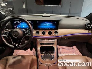 Mercedes-Benz E-Class E300e 4MATIC Exclusive 2021 года из Южной Кореи