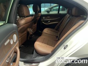 Mercedes-Benz E-Class E300e 4MATIC Exclusive 2021 года из Южной Кореи