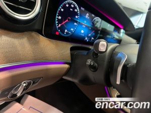 Mercedes-Benz E-Class E300e 4MATIC Exclusive 2021 года из Южной Кореи
