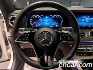 Mercedes-Benz E-Class E300e 4MATIC Exclusive 2021 года из Южной Кореи
