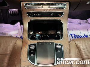 Mercedes-Benz E-Class E300e 4MATIC Exclusive 2021 года из Южной Кореи
