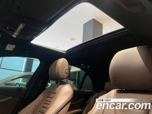 Mercedes-Benz E-Class E300e 4MATIC Exclusive 2021 года из Южной Кореи