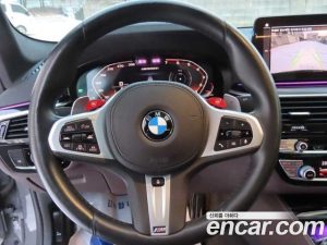 BMW 5-Series M550i xDrive 2021 года из Южной Кореи